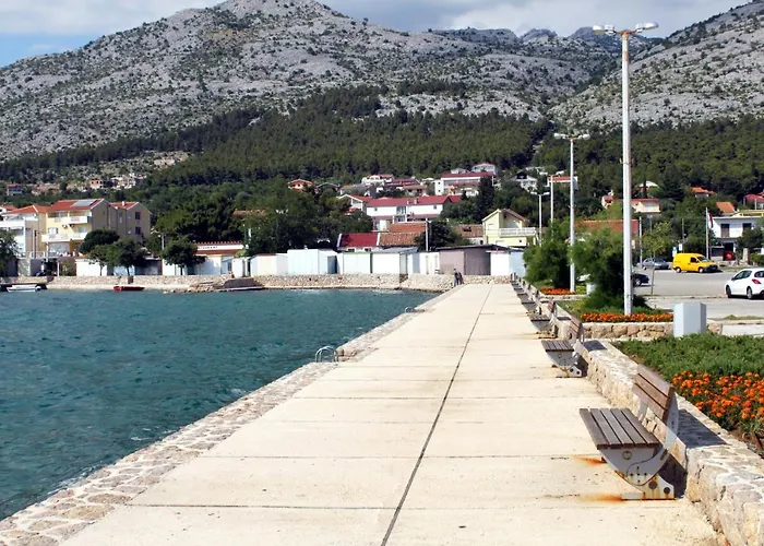 Appartement With Parking Space Starigrad, Paklenica - 6585 *