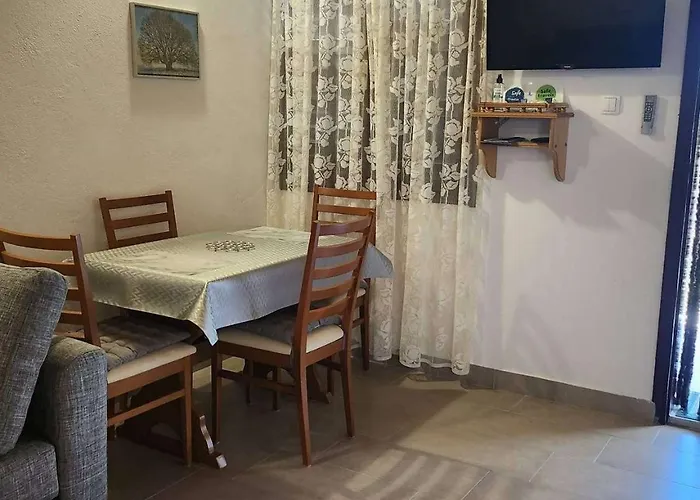 Appartement With Parking Space Starigrad, Paklenica - 6585 Starigrad Paklenica