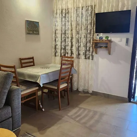 Apartamento With Parking Space Starigrad, Paklenica - 6585 Starigrad Paklenica