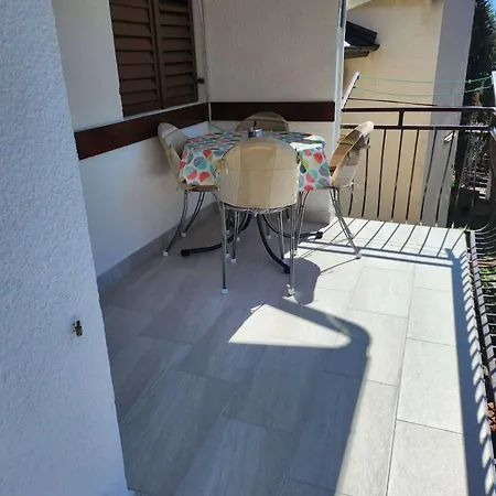 Apartamento With Parking Space Starigrad, Paklenica - 6585 Starigrad Paklenica