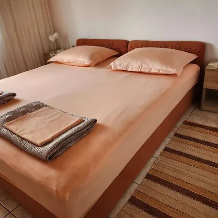 Apartamento With Parking Space Starigrad, Paklenica - 6585