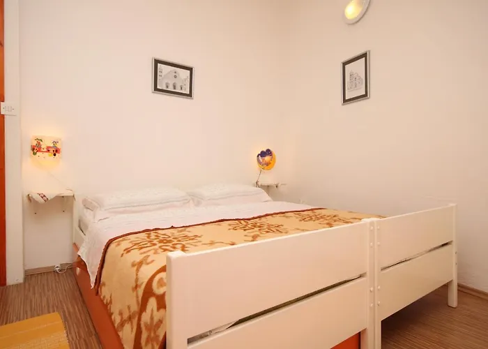 With Parking Space Starigrad, Paklenica - 6585 *